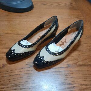 Ros Hommerson Bradley Erm Wing Tip Spectator Women's Leather Pumps, Size 6 1/2